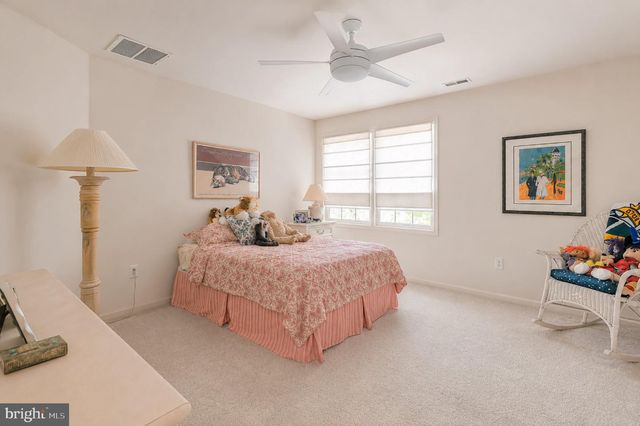 100 MARSHALL DR, Egg Harbor Township, NJ 08234
