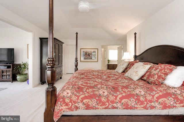 100 MARSHALL DR, Egg Harbor Township, NJ 08234
