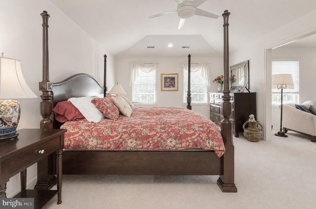 100 MARSHALL DR, Egg Harbor Township, NJ 08234