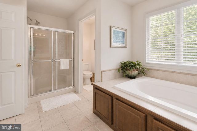 100 MARSHALL DR, Egg Harbor Township, NJ 08234
