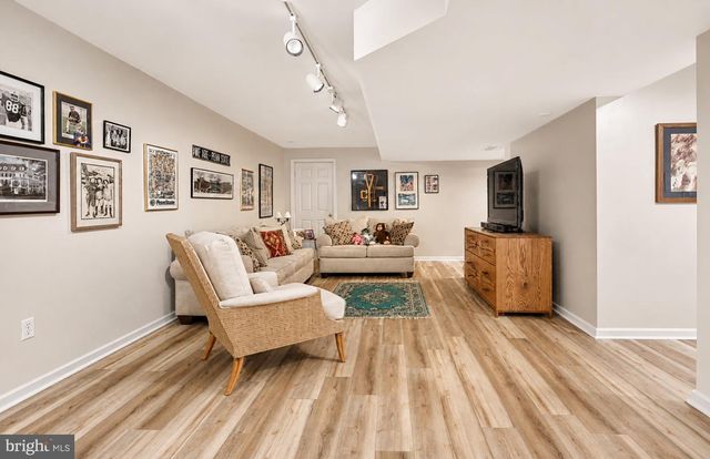 100 MARSHALL DR, Egg Harbor Township, NJ 08234