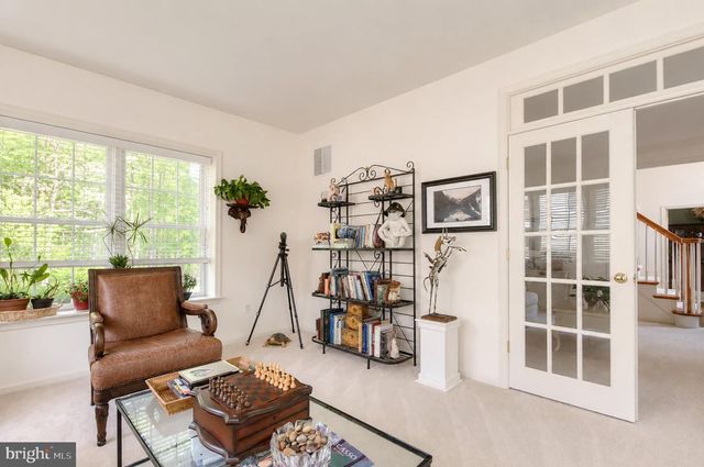 100 MARSHALL DR, Egg Harbor Township, NJ 08234