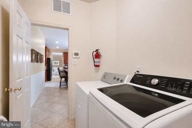 100 MARSHALL DR, Egg Harbor Township, NJ 08234