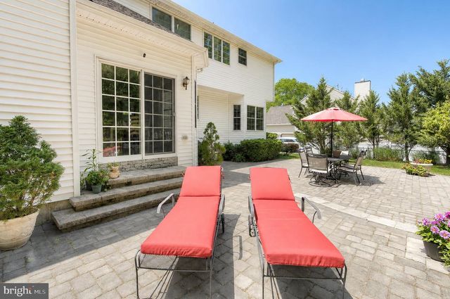 100 MARSHALL DR, Egg Harbor Township, NJ 08234