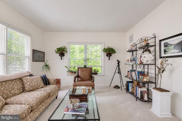 100 MARSHALL DR, Egg Harbor Township, NJ 08234
