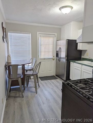 1239 S Erie Avenue, Tulsa, OK 74112