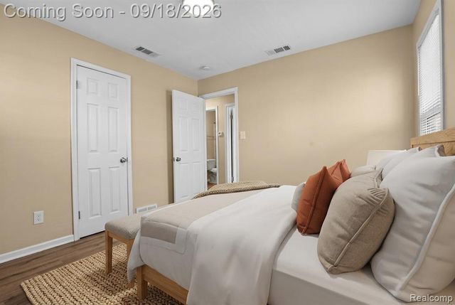 11560 Dodge Avenue, Warren, MI 48089