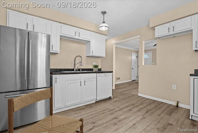 11560 Dodge Avenue, Warren, MI 48089