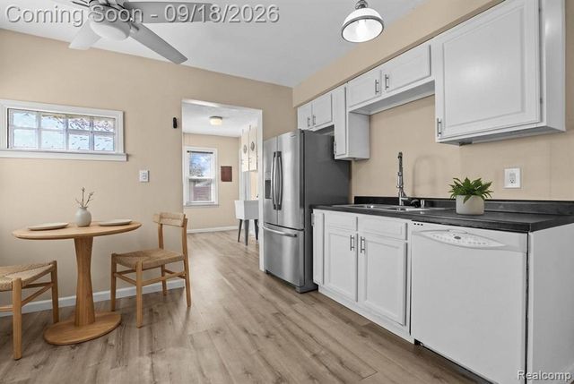 11560 Dodge Avenue, Warren, MI 48089