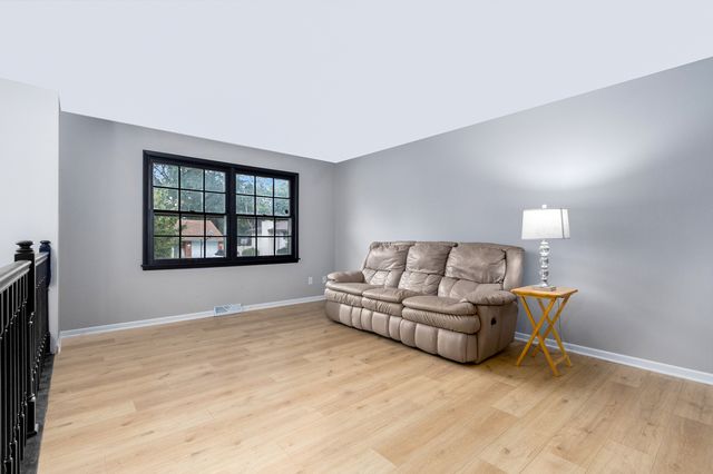 612 Westnedge Road, Joliet, IL 60435
