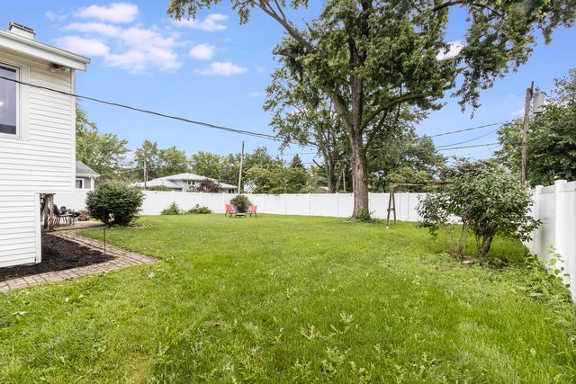 612 Westnedge Road, Joliet, IL 60435