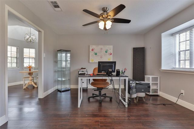 211 Bayou Road, Lake Jackson, TX 77566