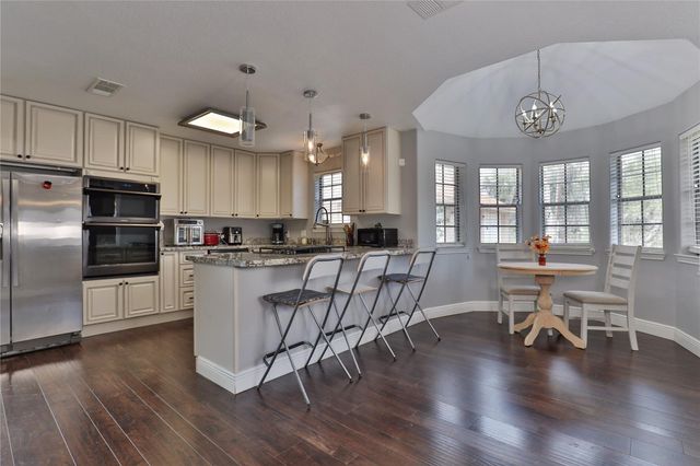 211 Bayou Road, Lake Jackson, TX 77566