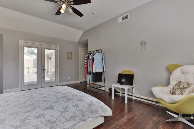 211 Bayou Road, Lake Jackson, TX 77566