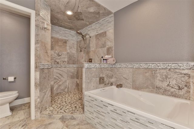 211 Bayou Road, Lake Jackson, TX 77566