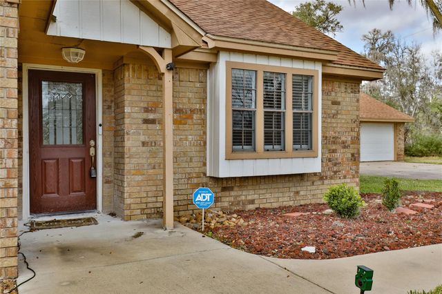 211 Bayou Road, Lake Jackson, TX 77566