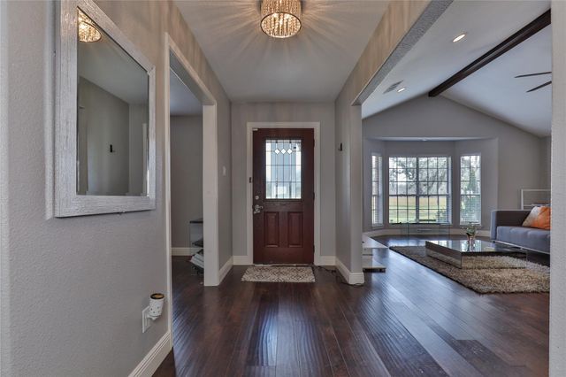 211 Bayou Road, Lake Jackson, TX 77566