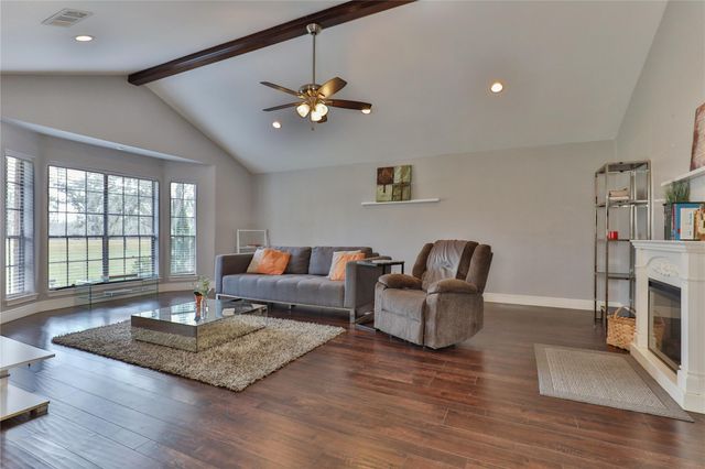 211 Bayou Road, Lake Jackson, TX 77566