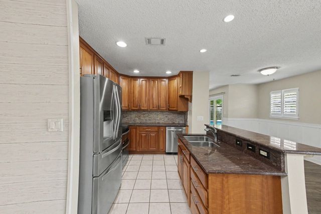 6 Pinehurst Drive, Shalimar, FL 32579