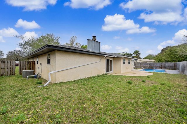 6 Pinehurst Drive, Shalimar, FL 32579