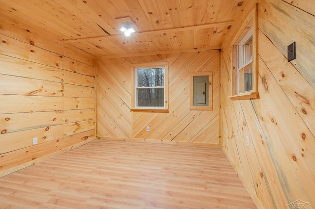 3528 Henderson Lake Road, Prescott, MI 48756