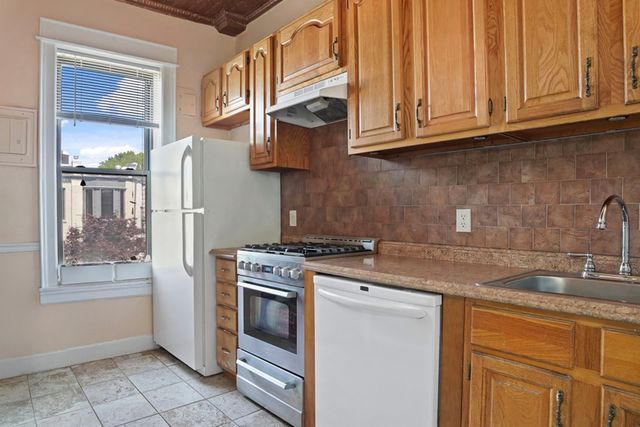 543 9th Street, New York City, NY 11215
