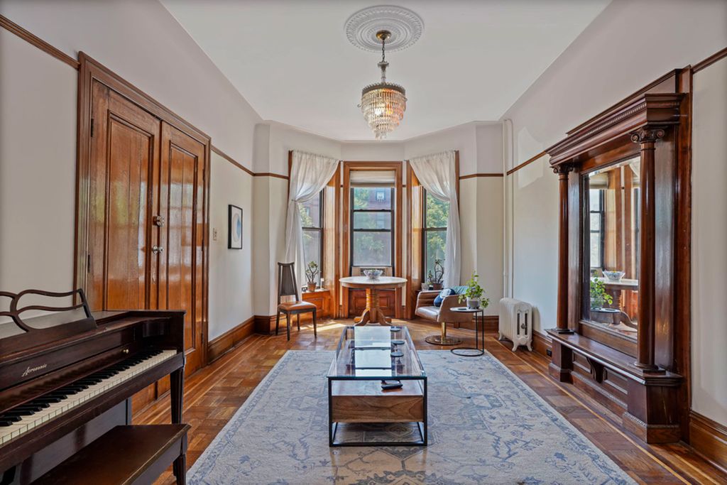 543 9th Street, New York City, NY 11215