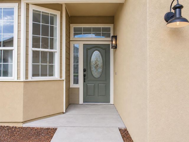 619 Pecan Dr, Ripon, CA 95366