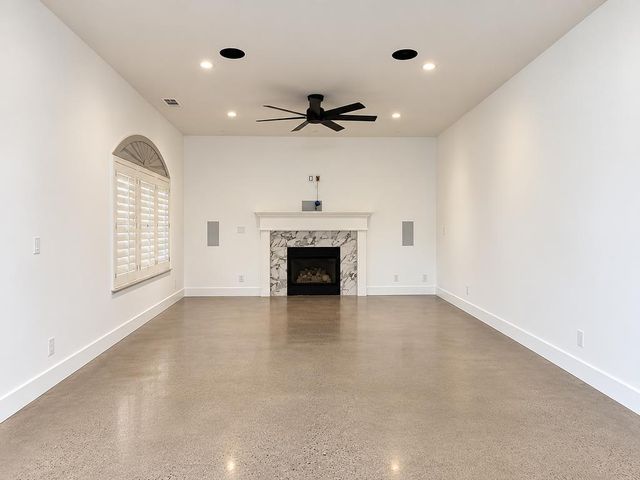619 Pecan Dr, Ripon, CA 95366
