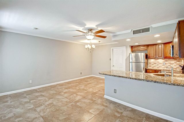 5151 Richmond Avenue 115, Houston, TX 77056