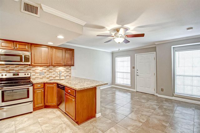 5151 Richmond Avenue 115, Houston, TX 77056