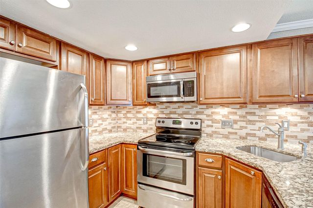 5151 Richmond Avenue 115, Houston, TX 77056