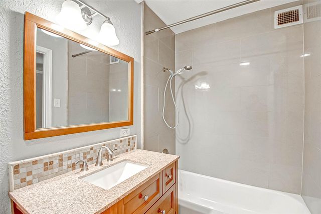 5151 Richmond Avenue 115, Houston, TX 77056