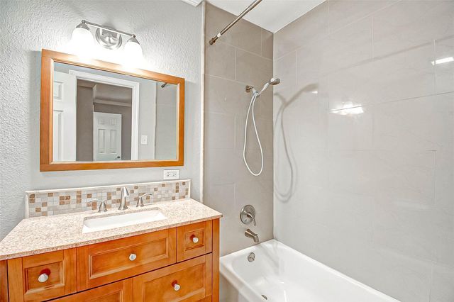 5151 Richmond Avenue 115, Houston, TX 77056