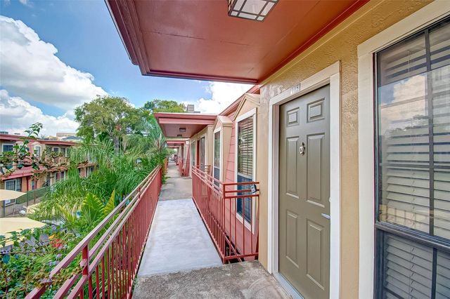 5151 Richmond Avenue 115, Houston, TX 77056