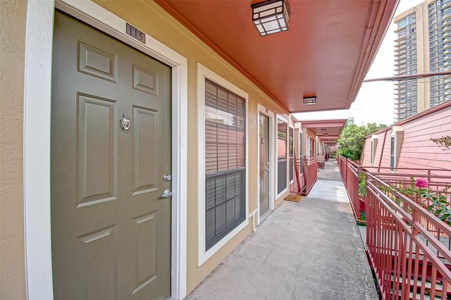 5151 Richmond Avenue 115, Houston, TX 77056