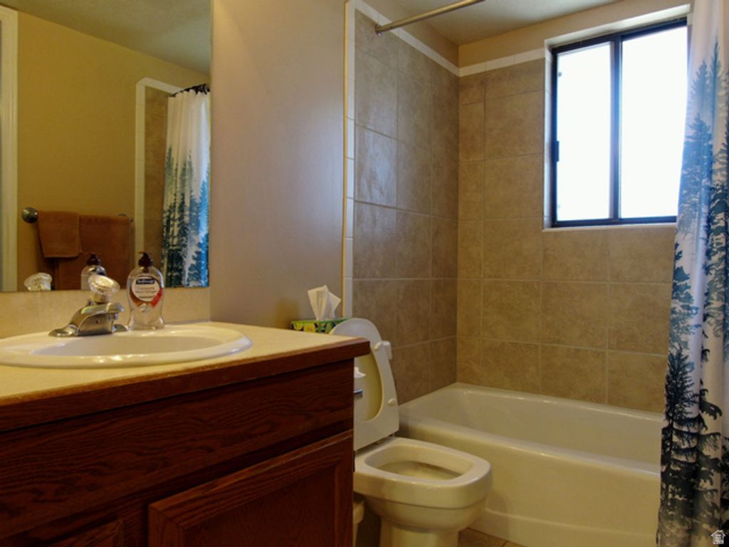 Image 5 of property listing at 1403 S 1185 E #49, Ogden, UT 84404