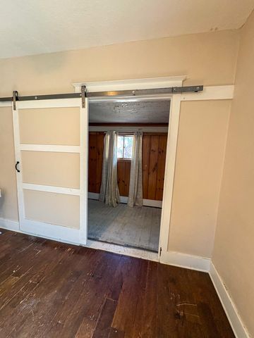 920 Valley St, Minot, ND 58701