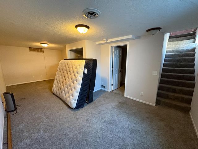 920 Valley St, Minot, ND 58701