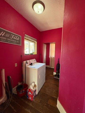 920 Valley St, Minot, ND 58701