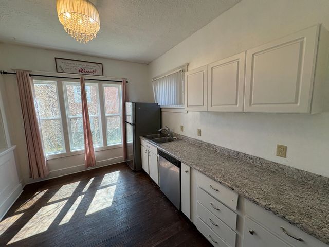 920 Valley St, Minot, ND 58701