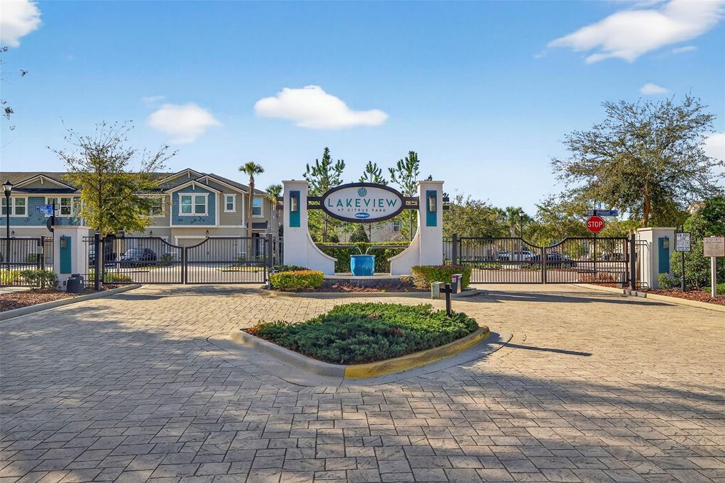 Image 2 of property listing at 6227 SCARLET DARTER WAY, Tampa, FL 33625