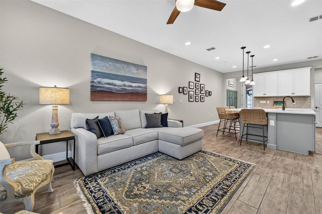 Image 15 of property listing at 6227 SCARLET DARTER WAY, Tampa, FL 33625