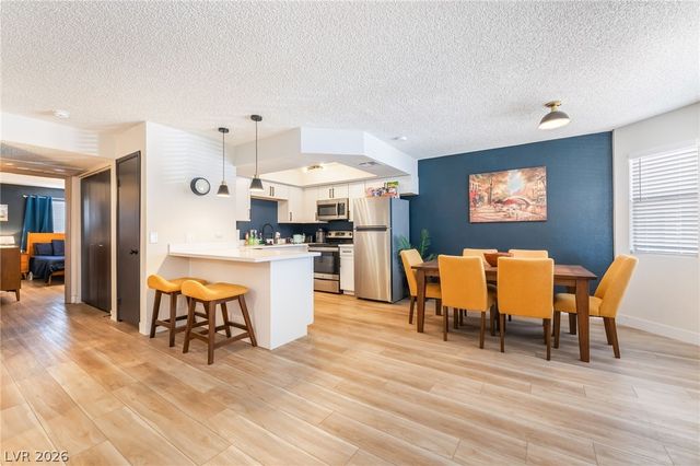 901 Sulphur Springs Lane 202, Las Vegas, NV 89128