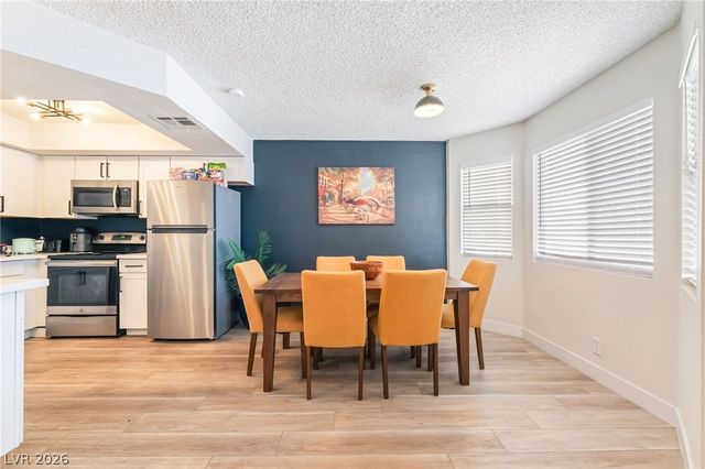 901 Sulphur Springs Lane 202, Las Vegas, NV 89128