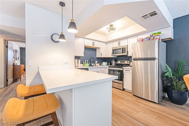 901 Sulphur Springs Lane 202, Las Vegas, NV 89128