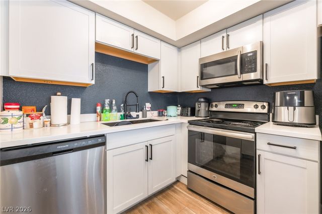 901 Sulphur Springs Lane 202, Las Vegas, NV 89128