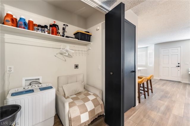 901 Sulphur Springs Lane 202, Las Vegas, NV 89128