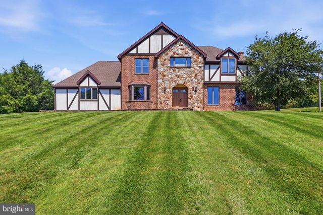 210 S FRANKLIN ST, Dallastown, PA 17313