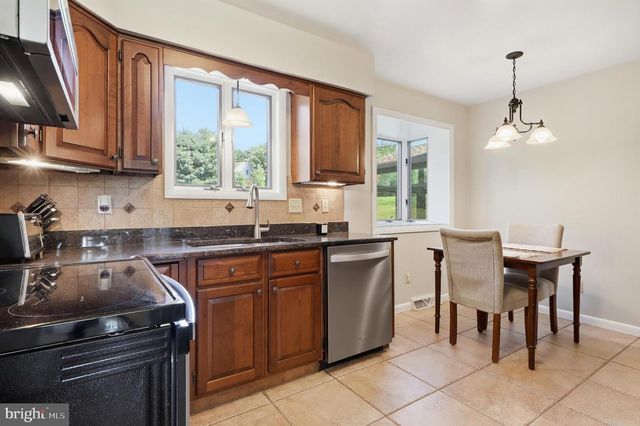 210 S FRANKLIN ST, Dallastown, PA 17313